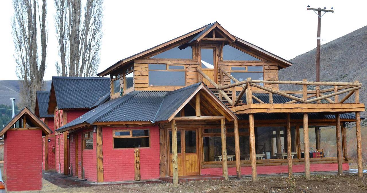 Montana Negra Hotel Aluminé Kültér fotó