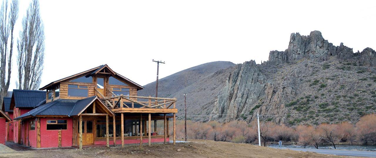 Montana Negra Hotel Aluminé Kültér fotó