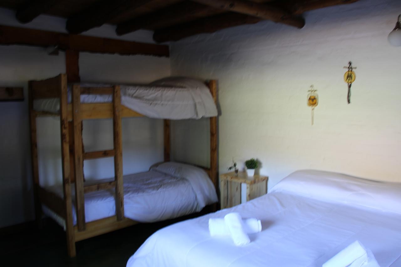 Montana Negra Hotel Aluminé Kültér fotó