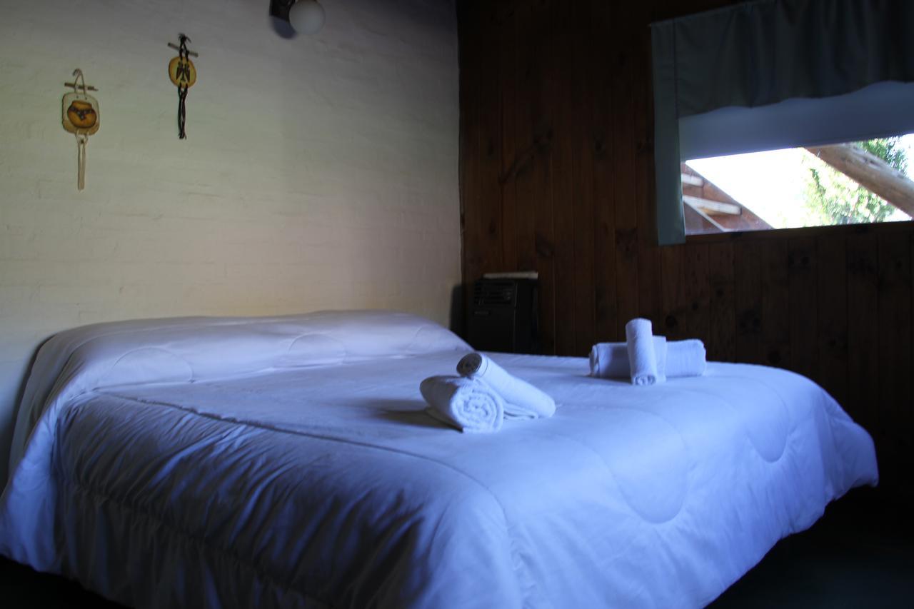 Montana Negra Hotel Aluminé Kültér fotó