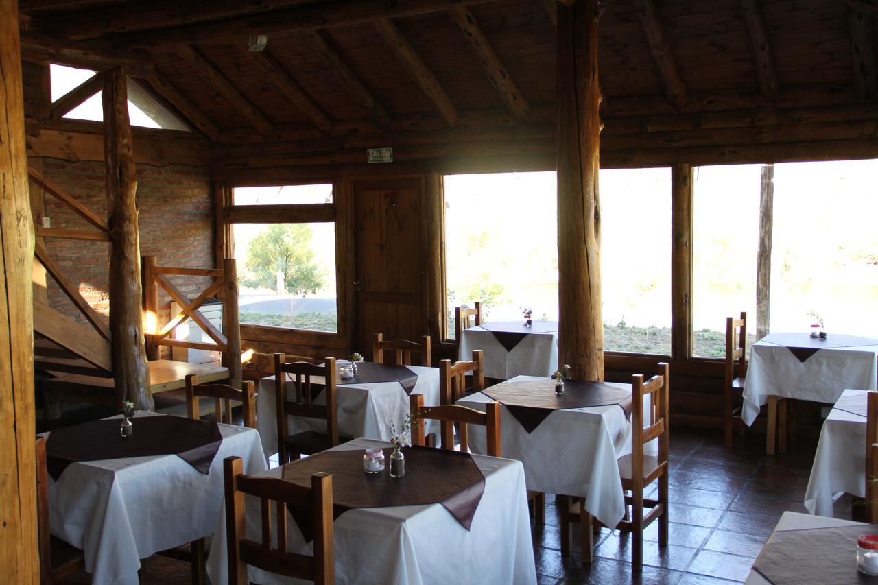 Montana Negra Hotel Aluminé Kültér fotó