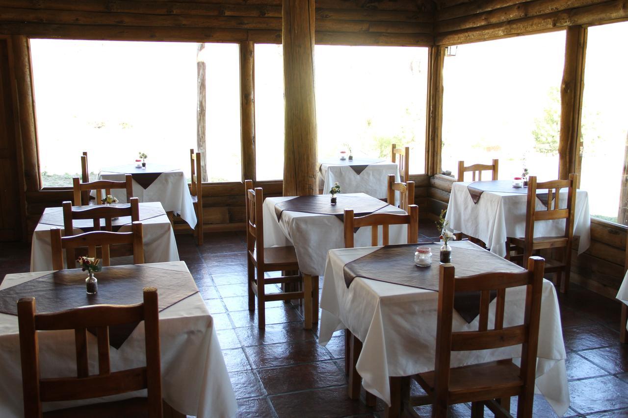 Montana Negra Hotel Aluminé Kültér fotó