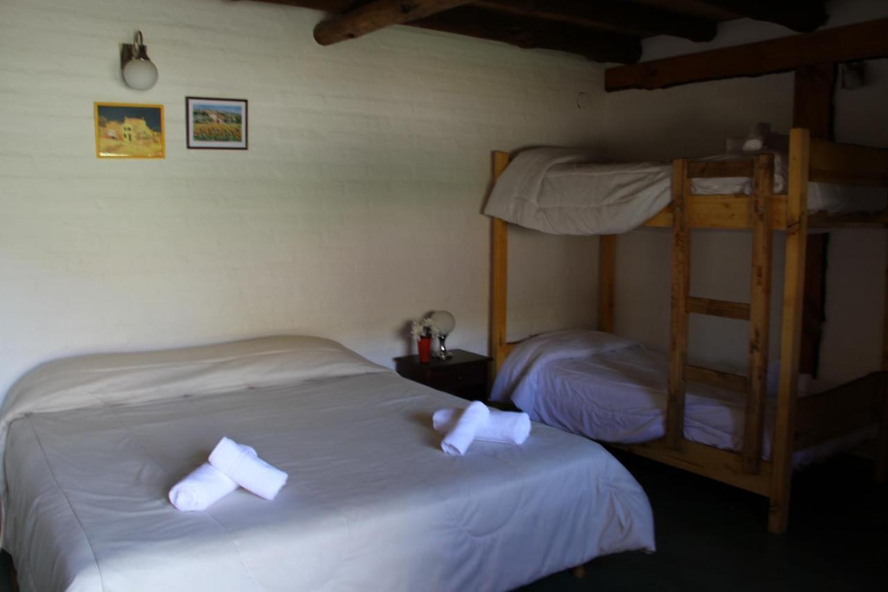 Montana Negra Hotel Aluminé Szoba fotó
